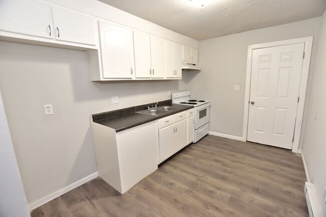 Photo - 1607 Charter Dr