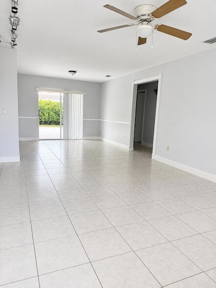 Photo - 21441 Crozier Ave