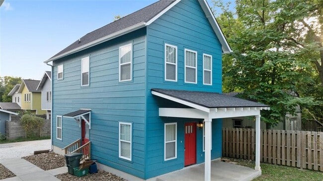 Building Photo - 25 W 5th St Rental