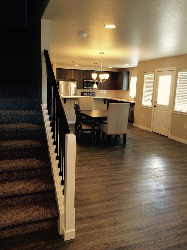 Woodbury Crossing Apartments and Townhomes For Rent in Olympia, WA