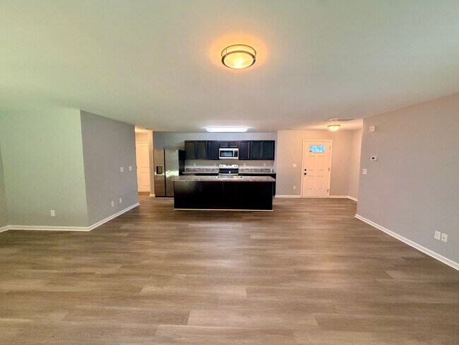 Photo - 1648 Hooper Court