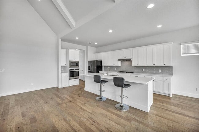 Photo - 151 Roseheath Ln