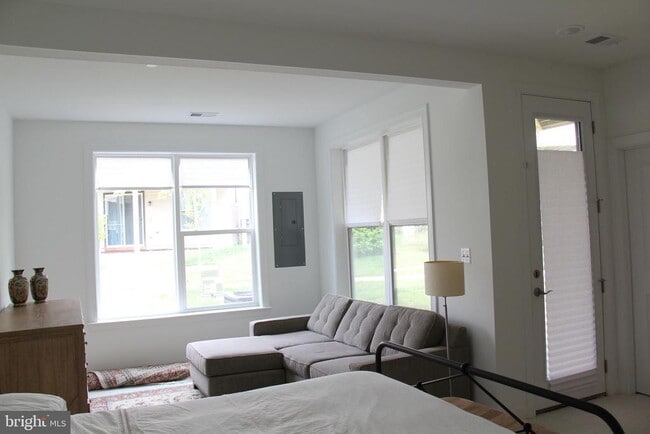 Photo - 4975 Longmire Wy