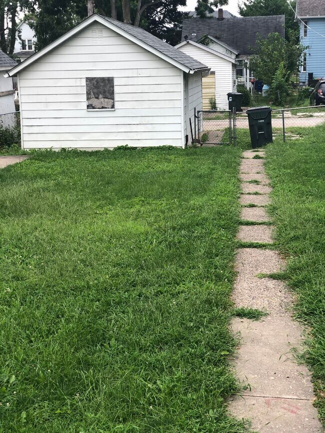 Photo - 2 BR, 1 BA house