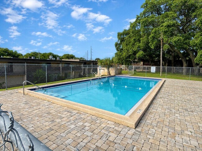 404 Marshall Ct Unit 2