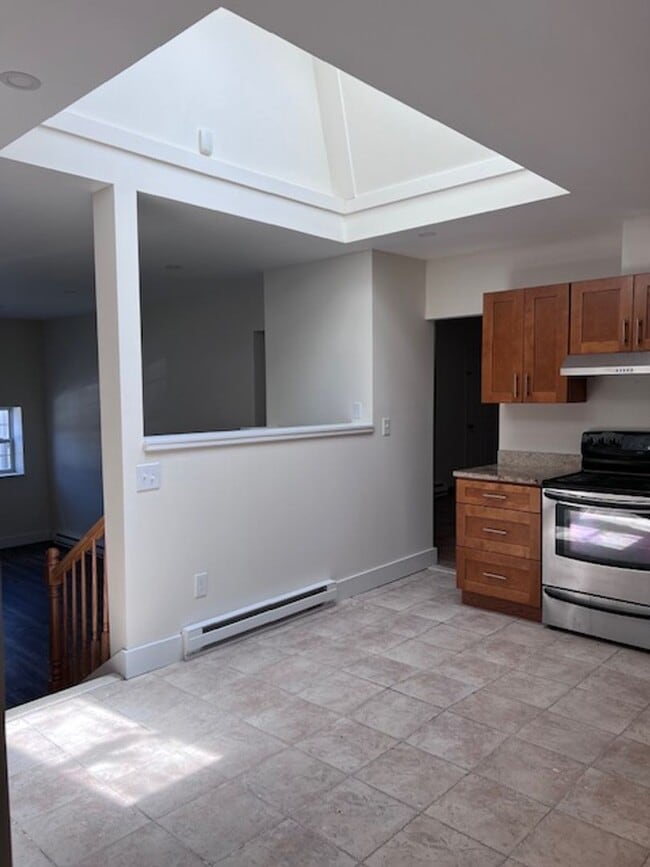 Photo - Large 4 bedroom, 2 1/2 bath home for rent in Ravena, NY on Rt 9W Unidad House