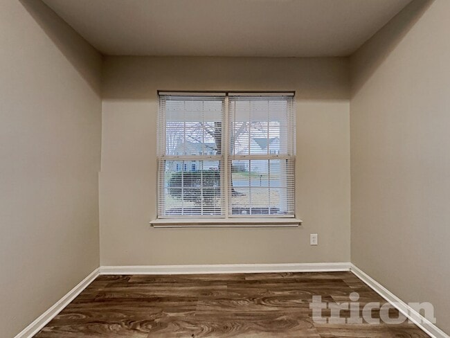 Photo - 7715 Hidden Creek Dr