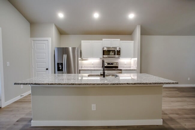 Photo - 1705 141st St