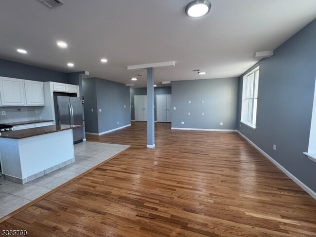 Photo - 610 Devon St Unit 3