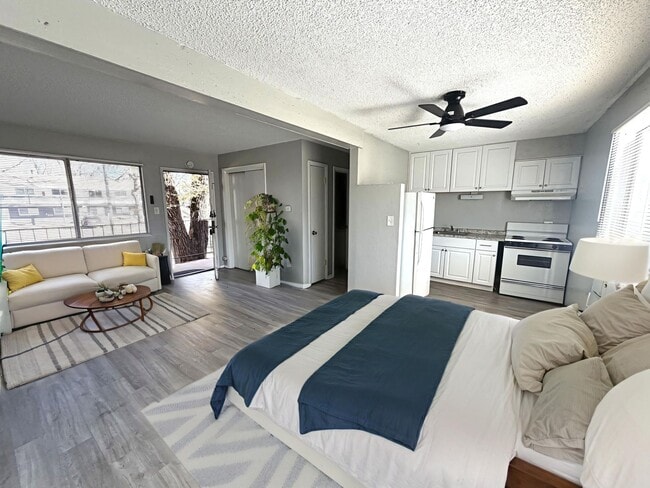 Photo - Renovated Studio Close to Downtown! - *$250.00 OFF MOVE IN SPECIAL* Unit 420-08