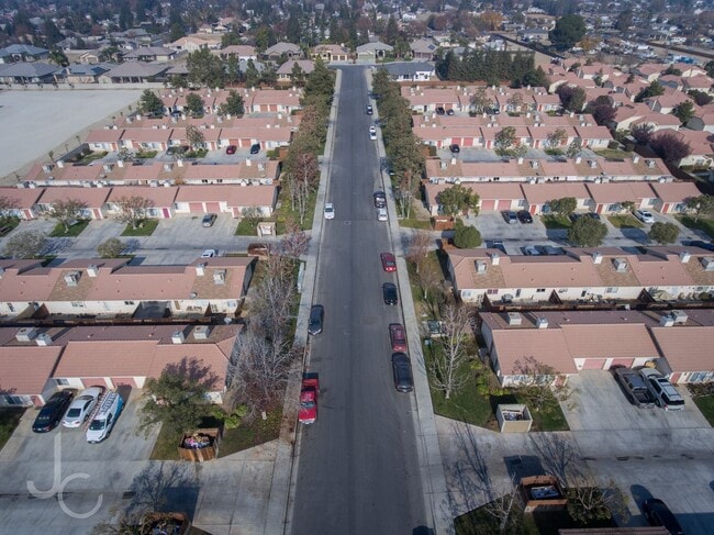 Building Photo - 8119 Unit 3