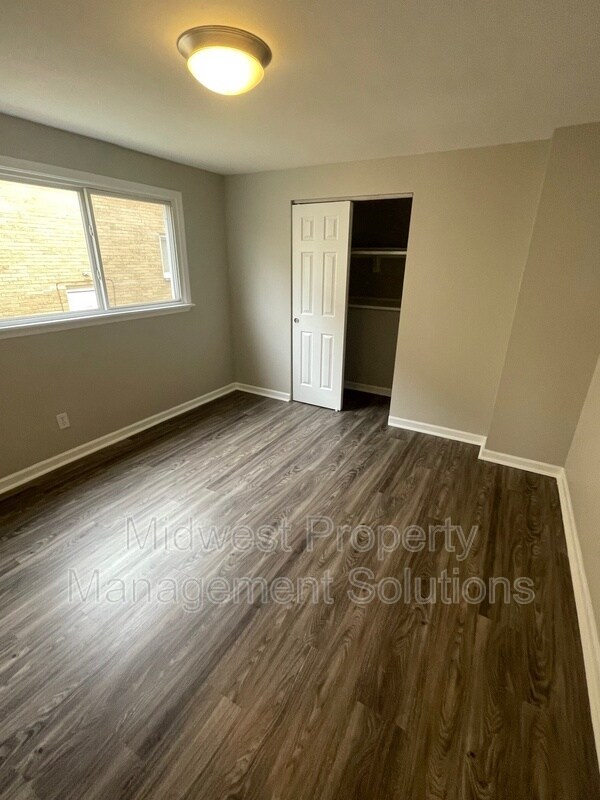 Photo - 1835 E 8th St