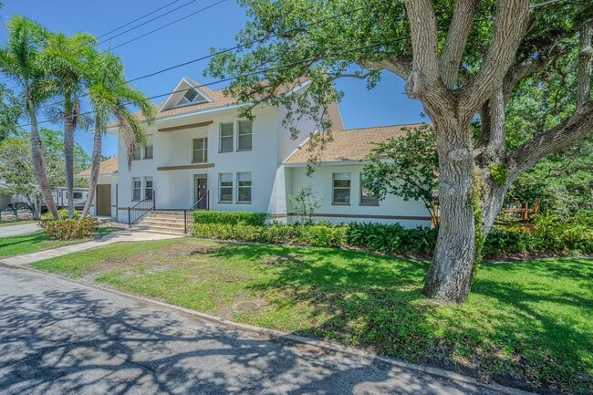 Photo - 2114 S Venus St