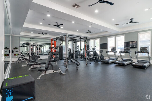 24/7 Fitness & Aerobics Center