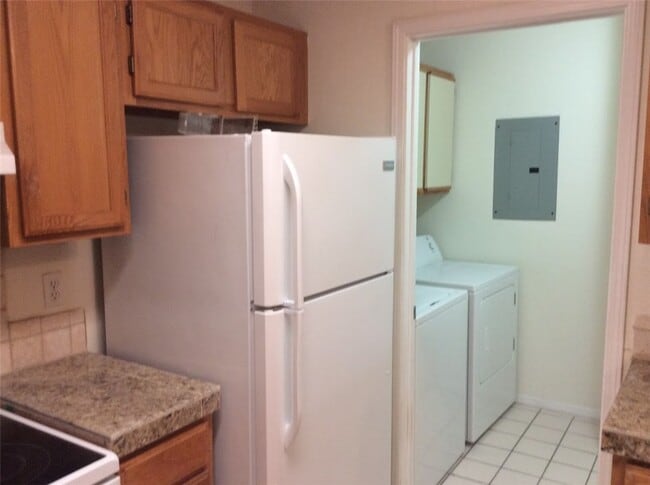 Photo - 2082 E Farr Ln