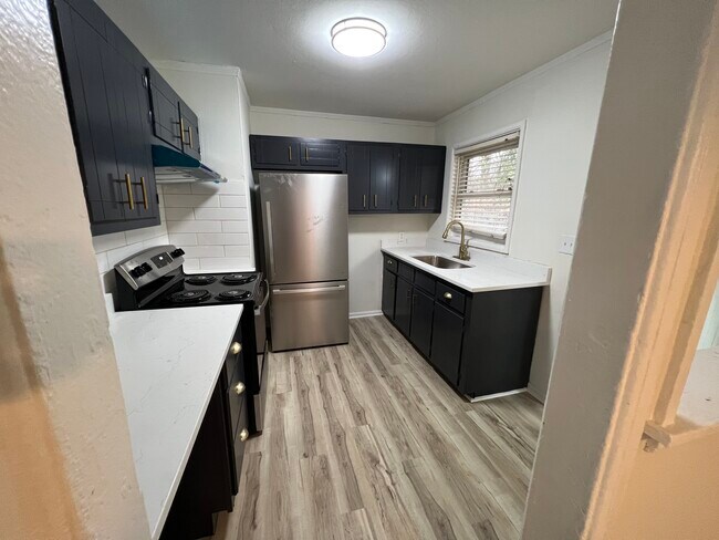 Photo - 2128 E 12th St