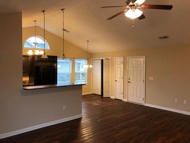 Photo - 230 Encore Cir