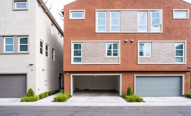 Photo - 2700 E Chaucer St Unidad 14