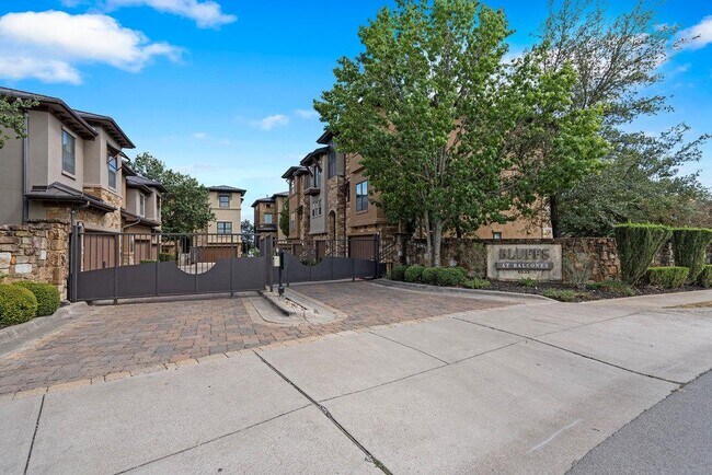 Photo - 6533 E Hill Dr