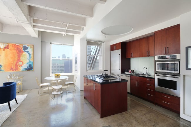1 Bedroom 1100 sq. ft.