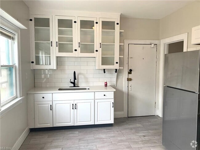 Building Photo - 2104 W 10th St Unit 3 Rental