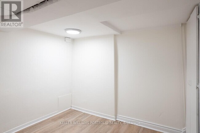 Photo - 821 Gladstone Ave