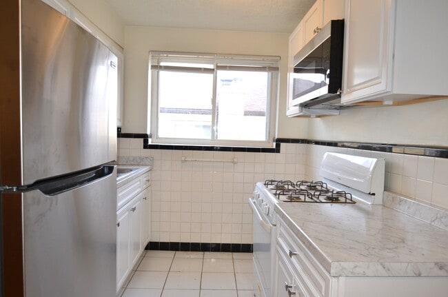 Photo - 2532 Williams Ave Unit 3