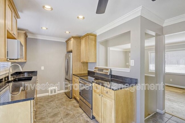 Photo - 1365 S Grape St