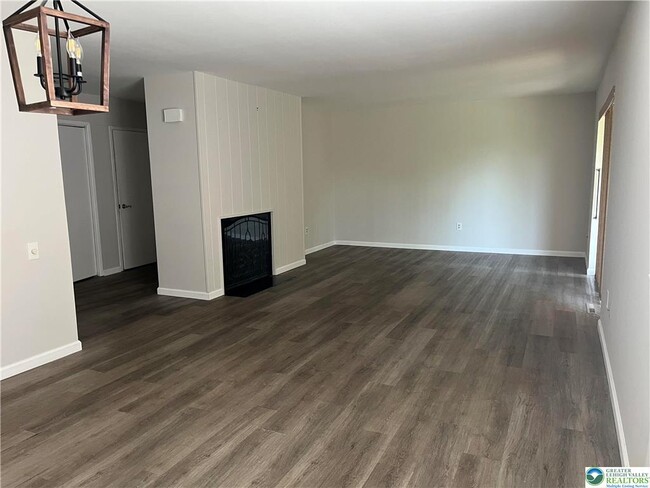 Photo - 328 Carver Dr