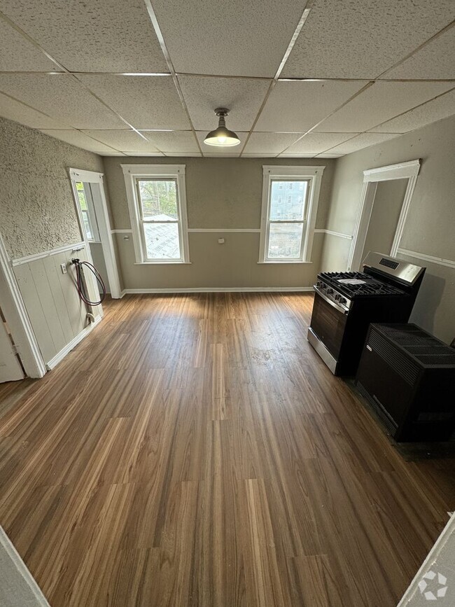 Building Photo - 15 1/2 Mendon Street Unit 2 Rental