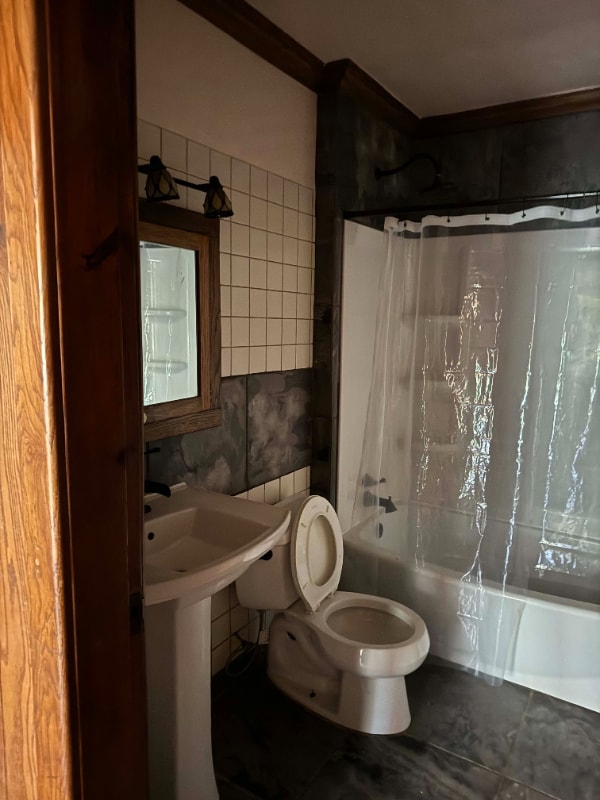 Photo - 107 Marble St House
