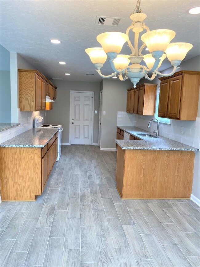 Photo - 3810 Downing Cir