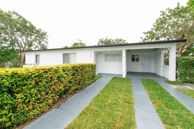Building Photo - 11520 SW 142nd Terrace Rental