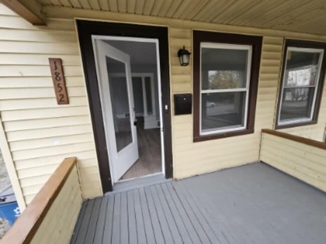 Photo - 1850 E 32nd St