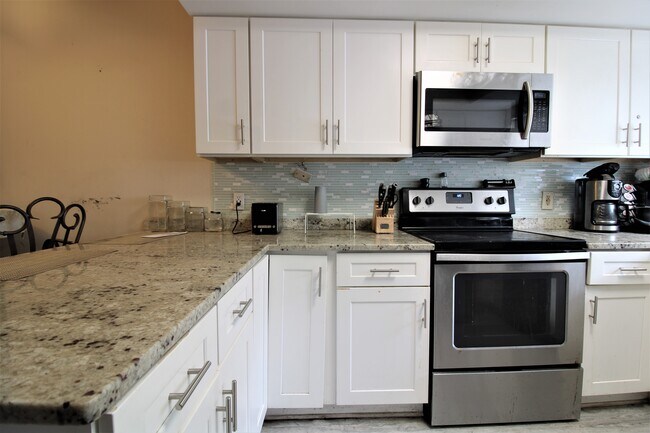 Photo - 1712 1st St S