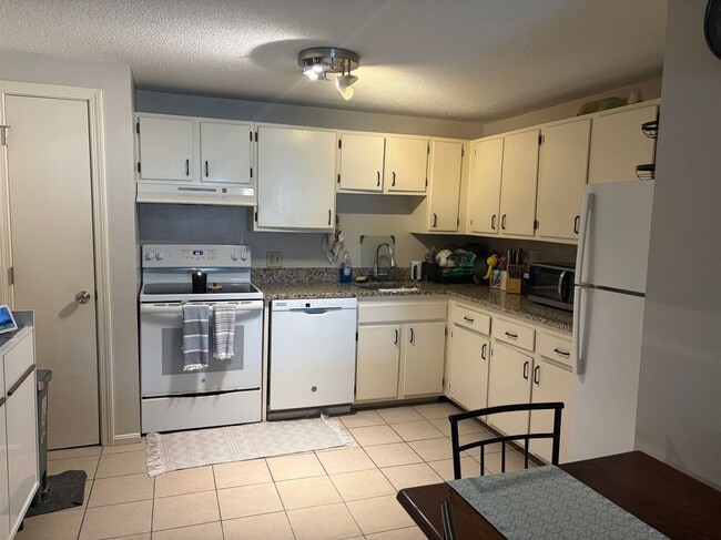 Photo - 206 White Cedar Blvd