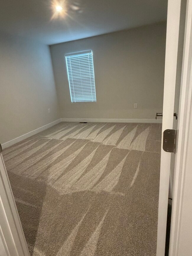 Photo - 951 Pemberley St