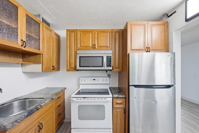 Building Photo - 452 Normandy Ln Unit J
