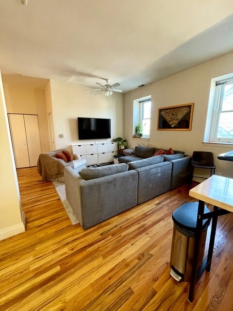 Photo - 1459 N Milwaukee Ave Unidad 3B