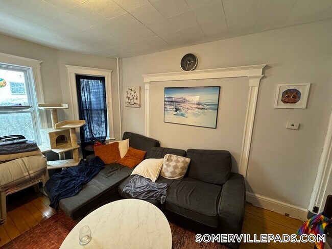 Photo - 9 Burnham St Unit 1