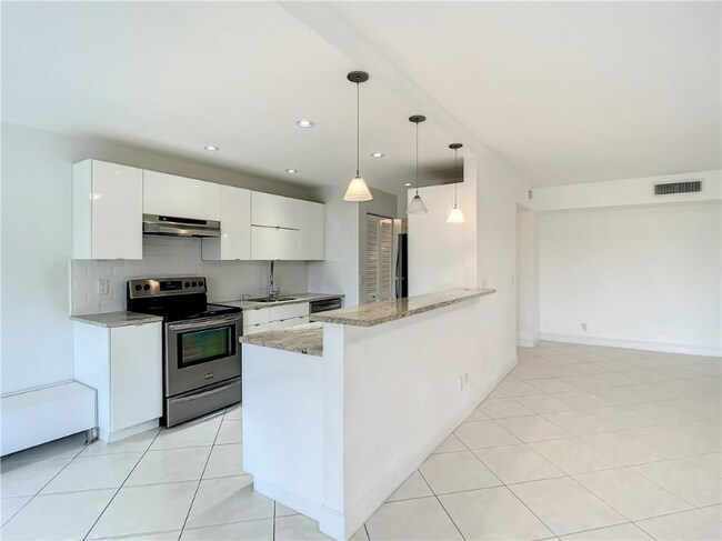 Photo - 6342 Longboat Ln W