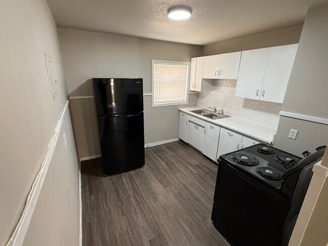 Photo - 421135 Unit A