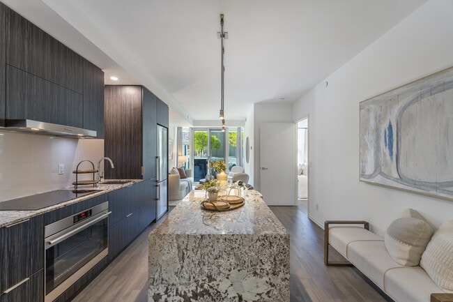 Photo - 1 Bloor St E