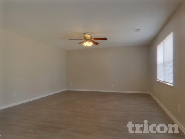 672 Thornhill Dr