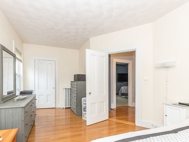 3 Isabella St