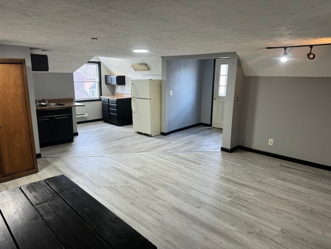 Photo - 324 Walnut Ave Unit 4