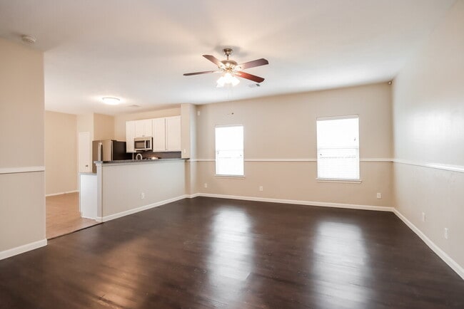 Photo - 7003 Orchid St