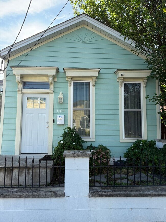Photo - 3-BED 2-BATH IN SHELBY PARK W/ 3-CAR GARAGE