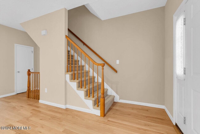 Photo - 87 Richmond Ct S