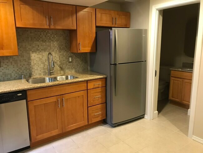 Photo - 706 N 188th St